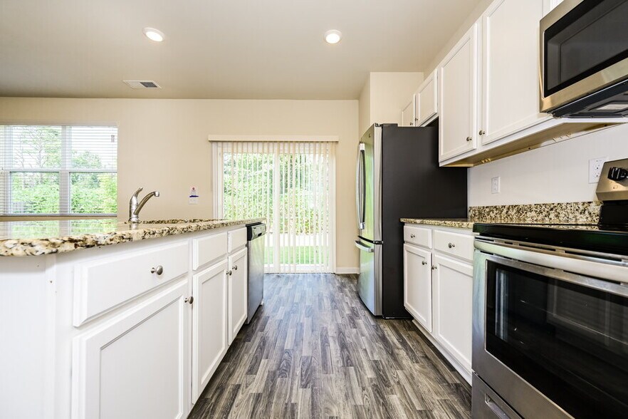 Building Photo - 291 Hamilton Pointe Dr