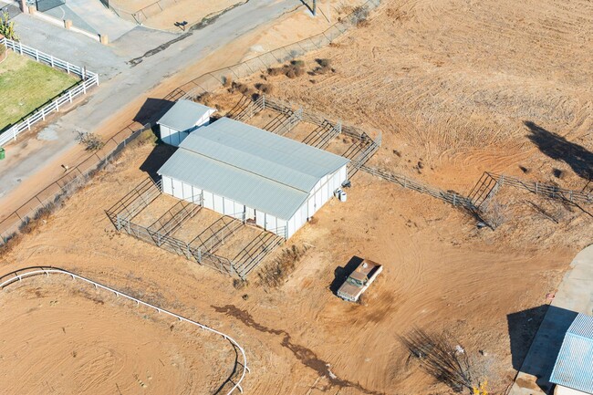 Building Photo - HORSE TRAINERS! MUST SEE HORSE PROPERTY AWESOME ACRAGE 5 ACRES Beautiful Custom 1 story home in W...