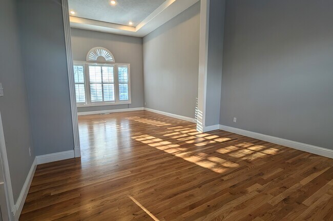 Building Photo - 450 NW Pacific Grove Dr