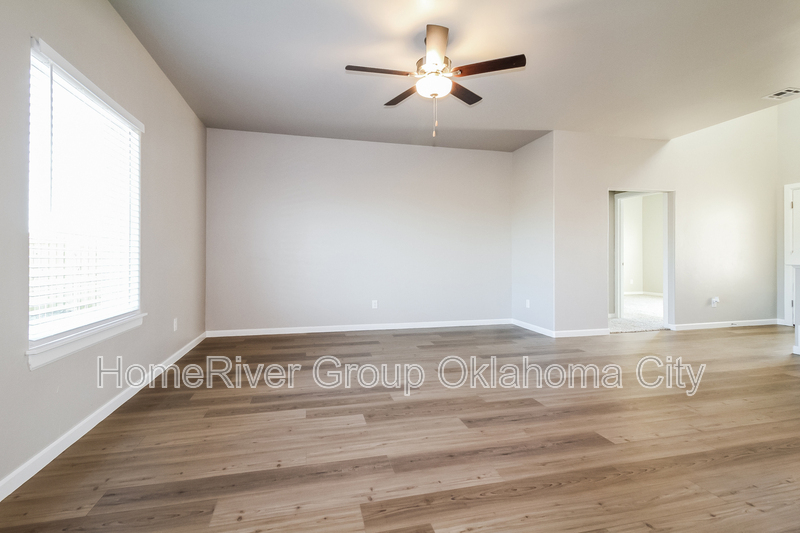 Building Photo - 1604 Ruby Dr
