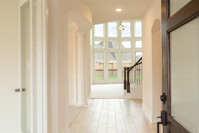 Building Photo - 30031 Aralia Dr