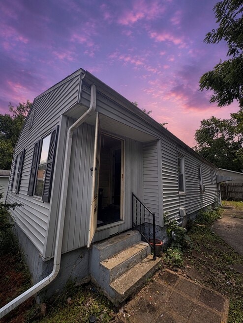 Building Photo - 1421 Sedgwick St