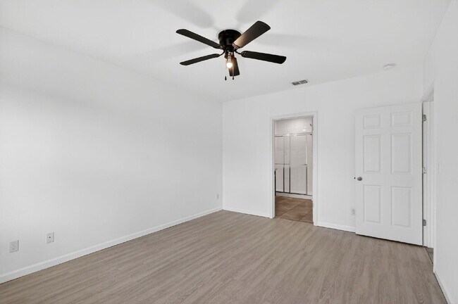 Building Photo - Renovated 4 Beds 2 Baths Single Family on Over a QTR Acre lot | Huge Yard