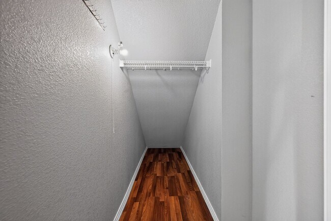 Building Photo - 9441 Ashbury Cir