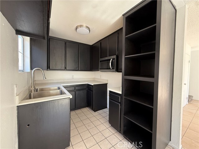 Building Photo - 4061 E 60th St