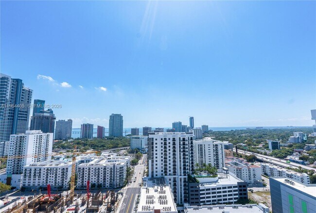 Building Photo - 1010 SW 2nd Ave