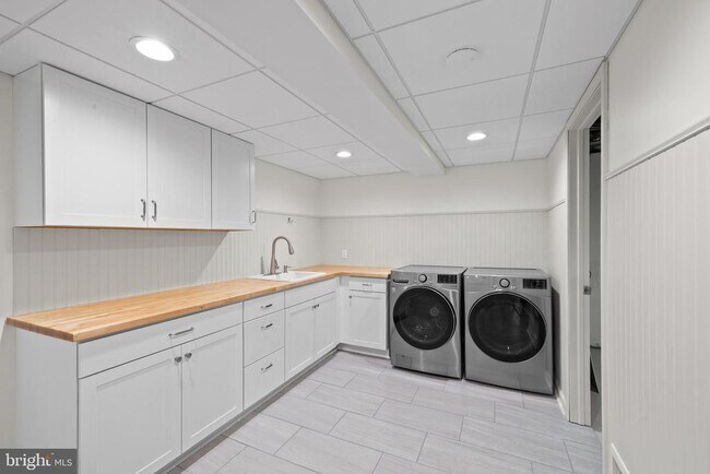 Building Photo - 328 Countryside Ct