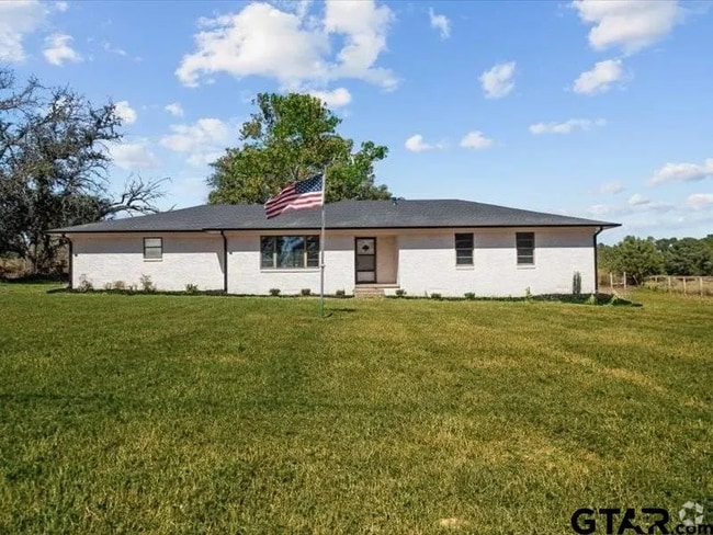 Building Photo - 12752 FM Rd 16