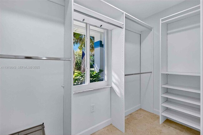 Building Photo - 6731 SW 138th St