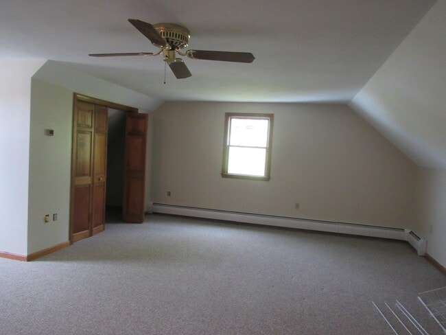 Building Photo - Dracut Beautifully renovated Townhouse for Rent!