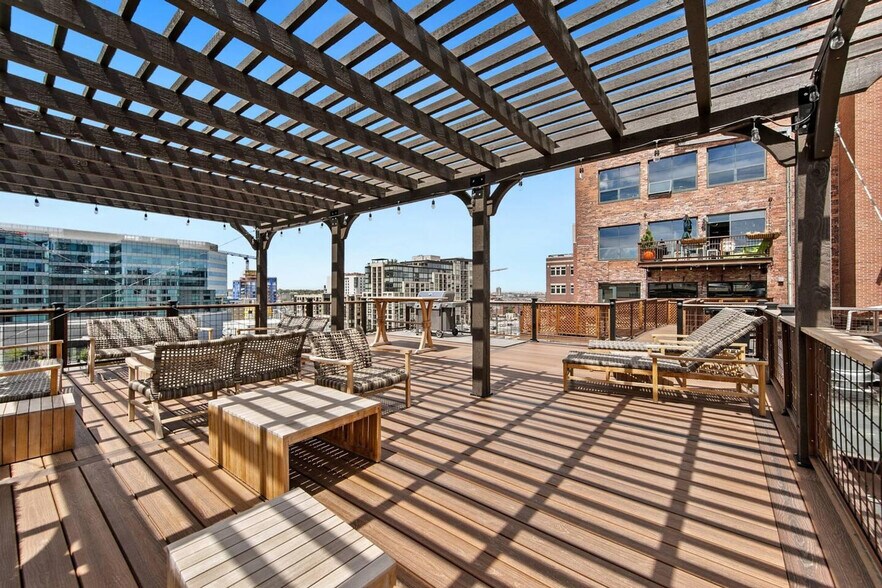 Building Photo - 1890 Wewatta St