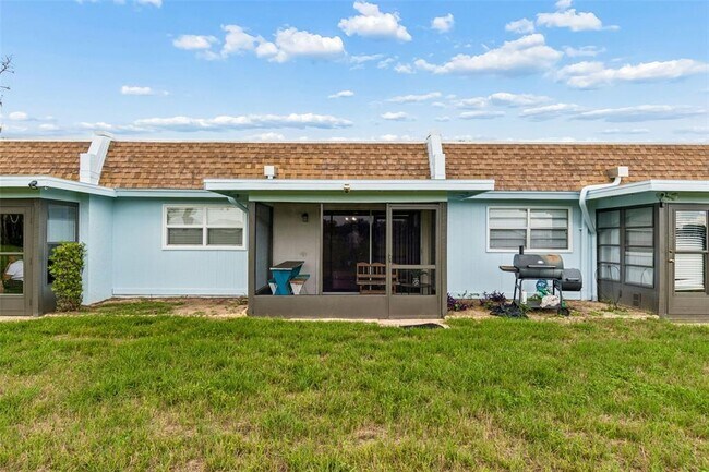 Building Photo - 11110 Carriage Hill Dr
