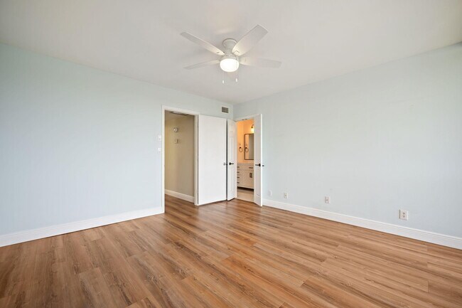 Building Photo - 2800 SW 87th Ave