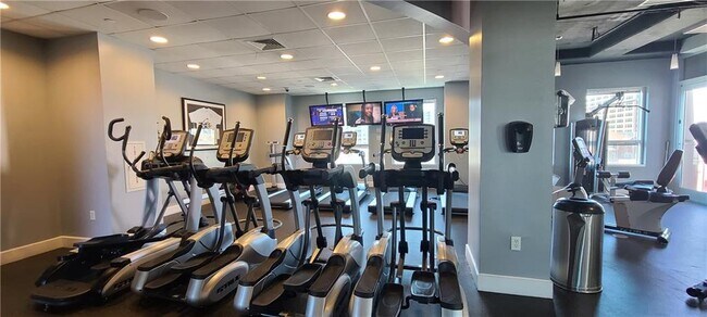 Building Photo - 943 Peachtree Rd NE