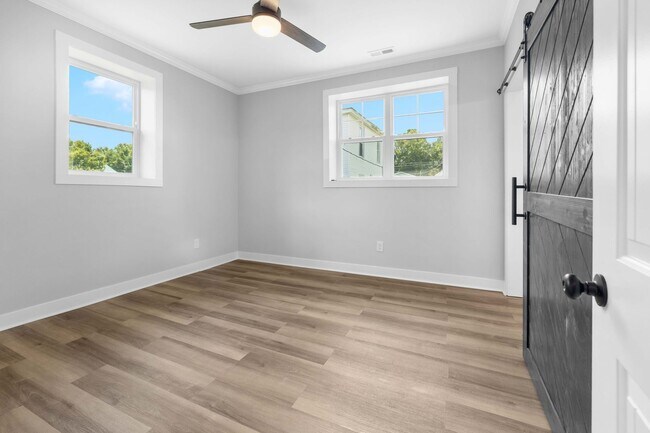 Building Photo - Newly renovated 4 bed 2.5 bath, located in heart of downtown Wilmington