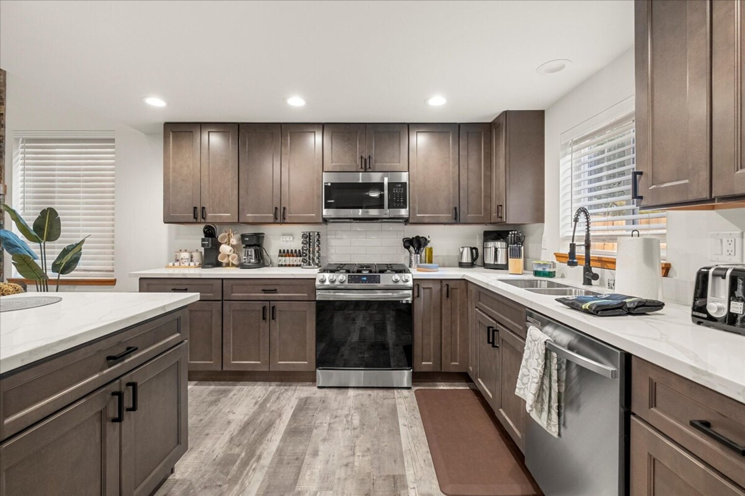 Building Photo - 308 Paradise Dr