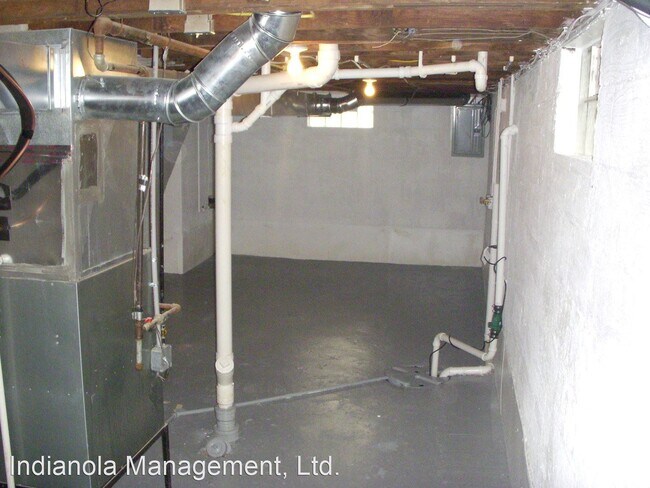 Building Photo - 3 br, 1 bath House - 953 E. North Broadway