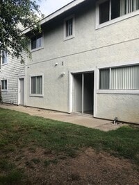 Building Photo - r609