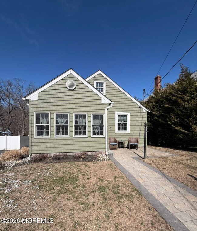 Building Photo - 365 Lake Ave