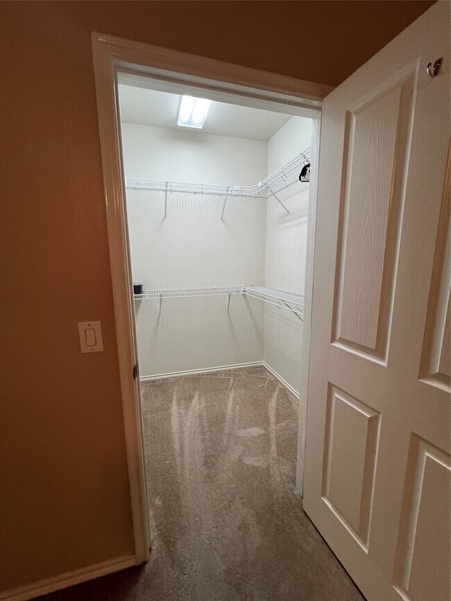 Building Photo - 13600 Breton Ridge St