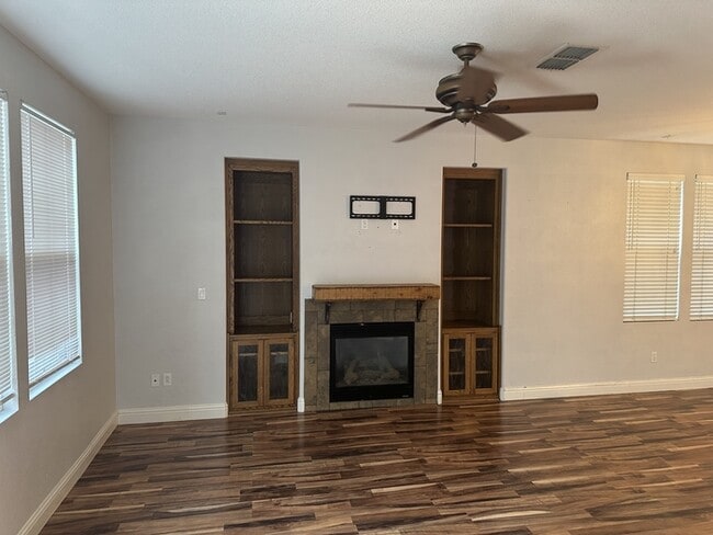 Building Photo - 3904 Purple Finch Ln