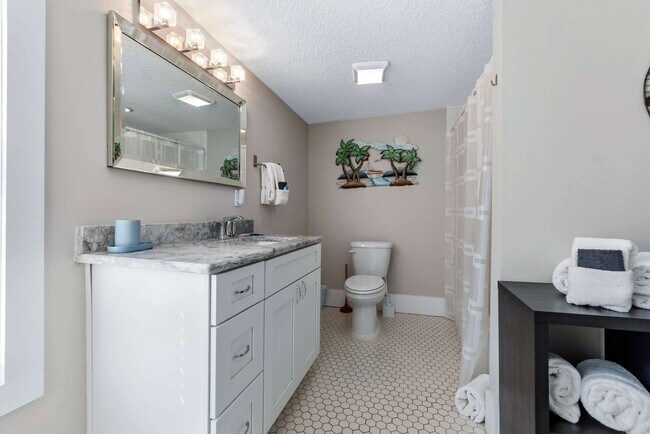 Building Photo - 76 Sanford St