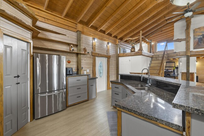 Building Photo - 14845 Collecting Canal Rd