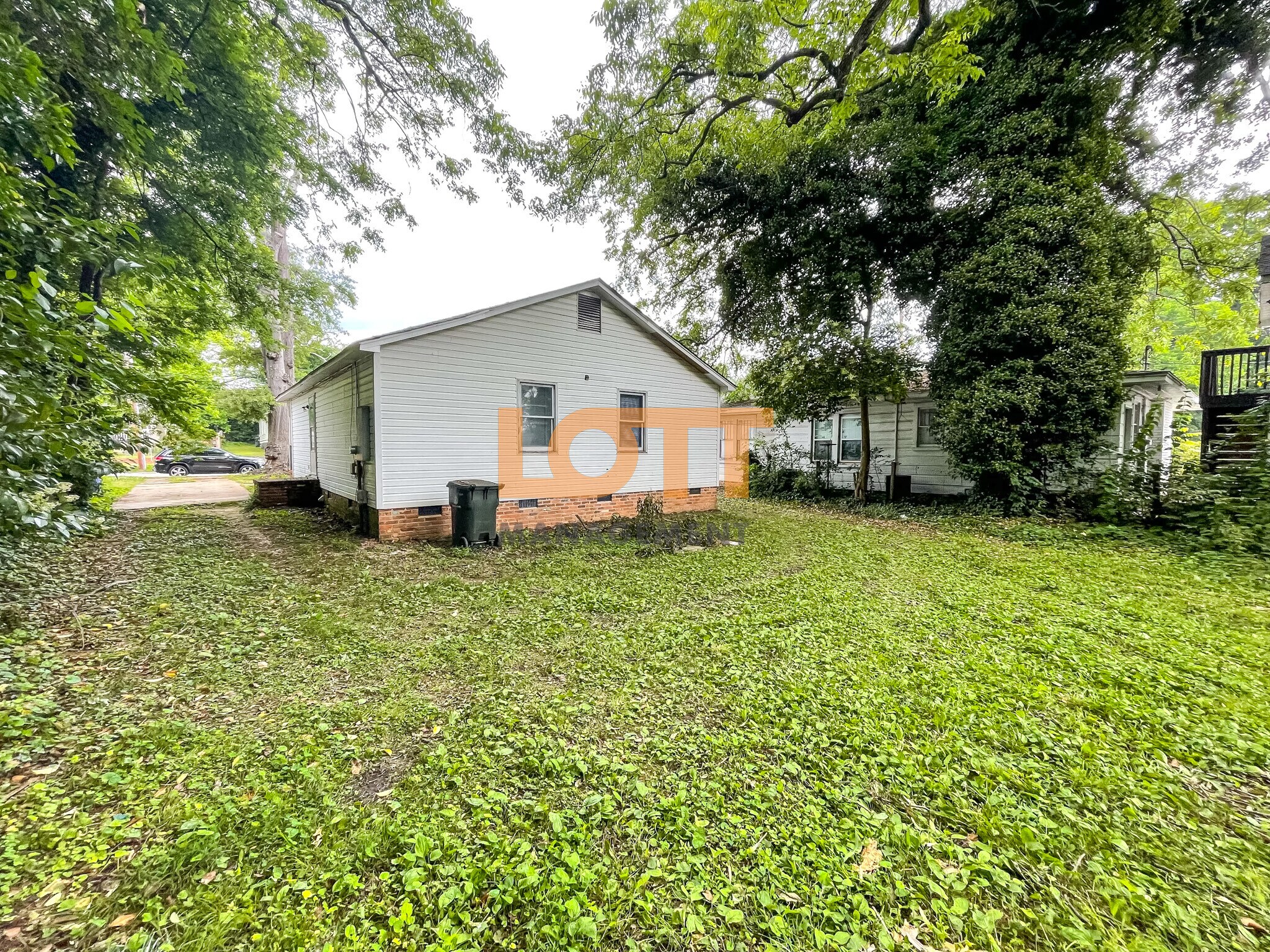 Building Photo - 14 Briggs Ave