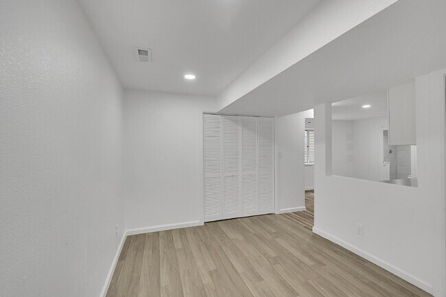 Building Photo - $3,495.00 - 5 Beds, 3.5 Baths, Single Fami...