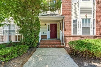 Building Photo - 141 Forest Dr