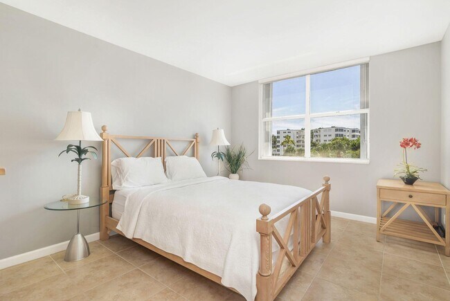 Building Photo - 2860 S Ocean Blvd