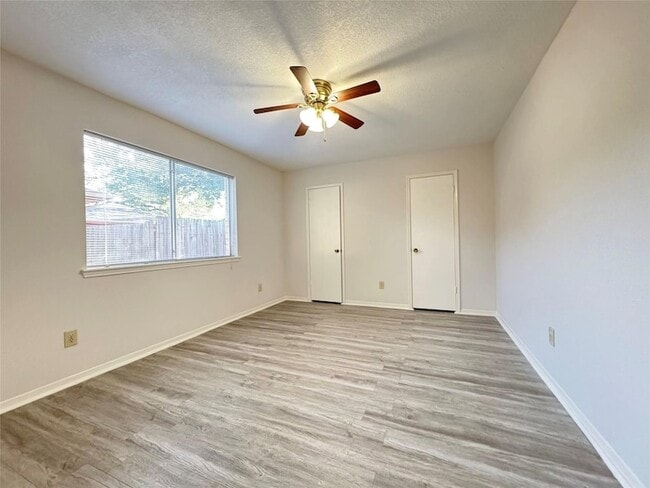 Building Photo - 2202 Windy Meadow Dr
