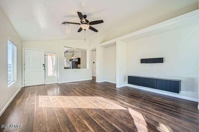 Building Photo - 15436 W Port Royale Ln