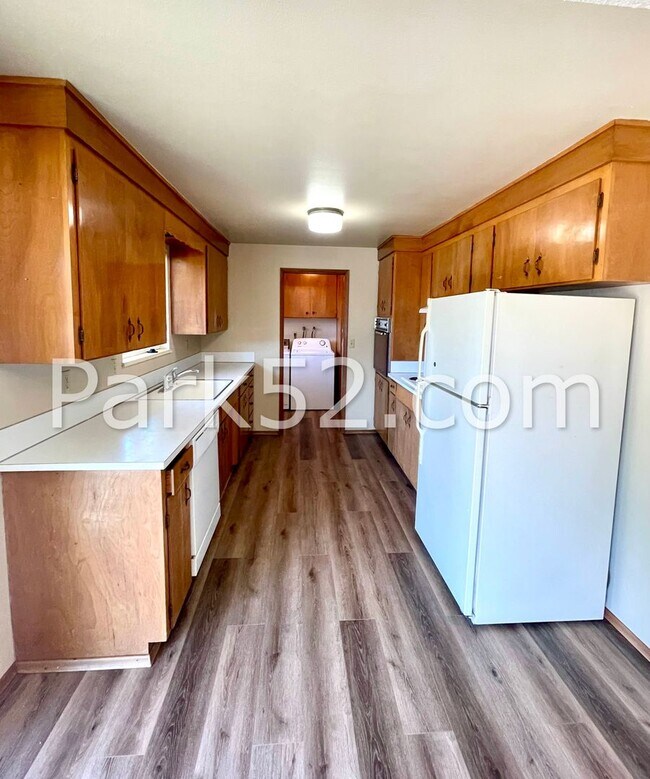 Building Photo - 1402-1404 N Orchard St