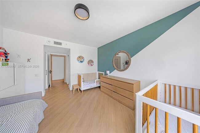 Building Photo - 701 Brickell Key Blvd