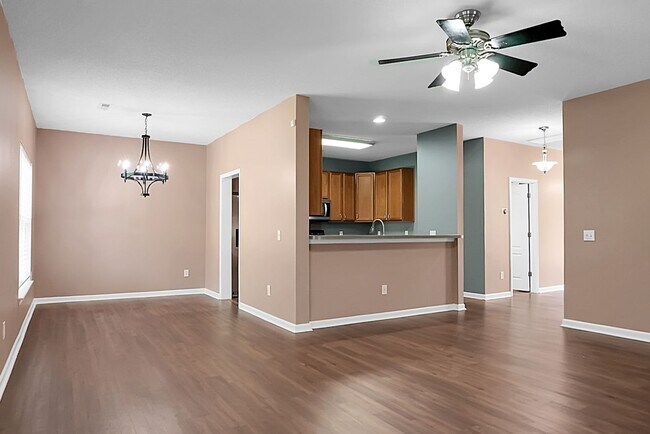 Building Photo - Lovely home in Summerville SC