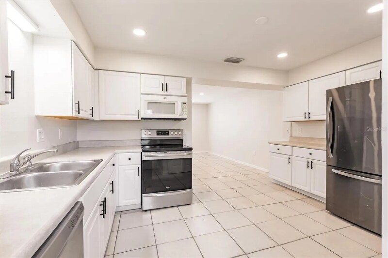 Building Photo - 1665 Florence Ave