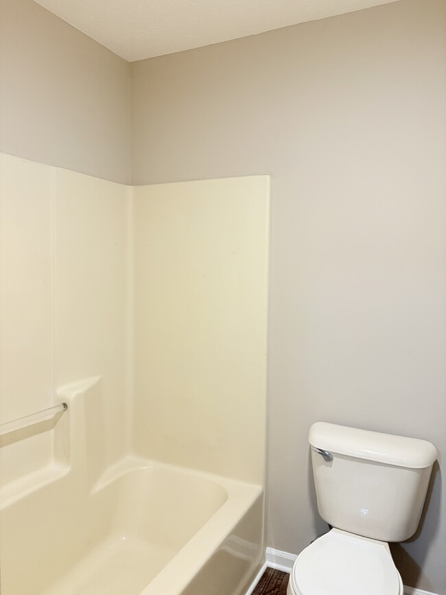 Building Photo - 124 Hillridge Ct