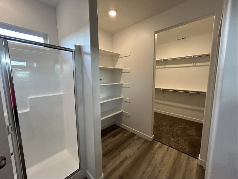 Primary Walk-In Closet - 1362 S Gulch Ln