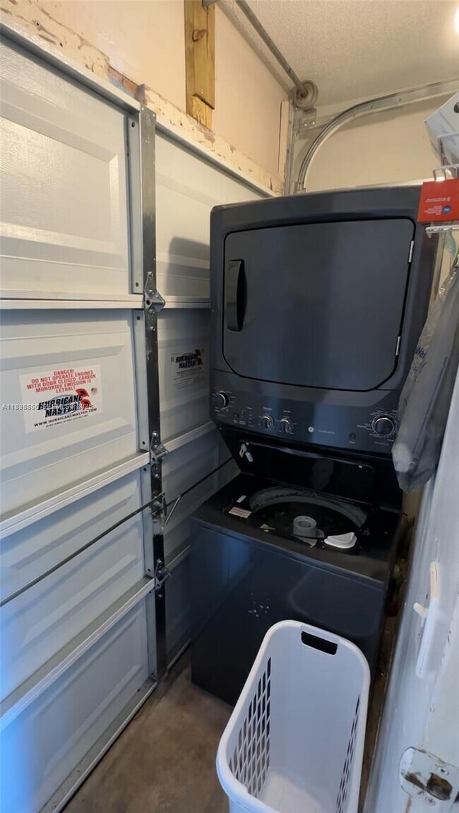 Building Photo - 11050 NW 28th St