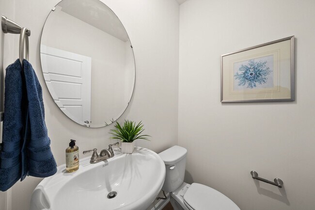 Building Photo - BRAND NEW 3 Bed 2.5 bathroom townhomes in Wake Forest!