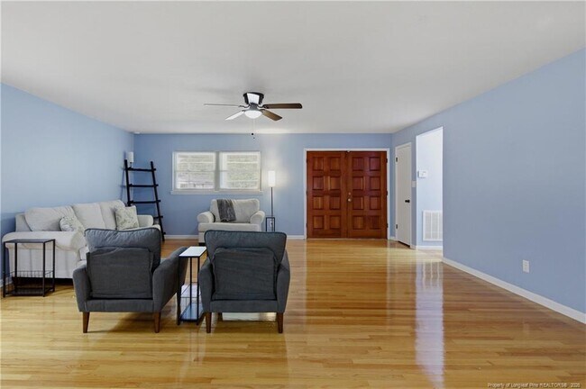 Building Photo - 1829 Martindale Dr