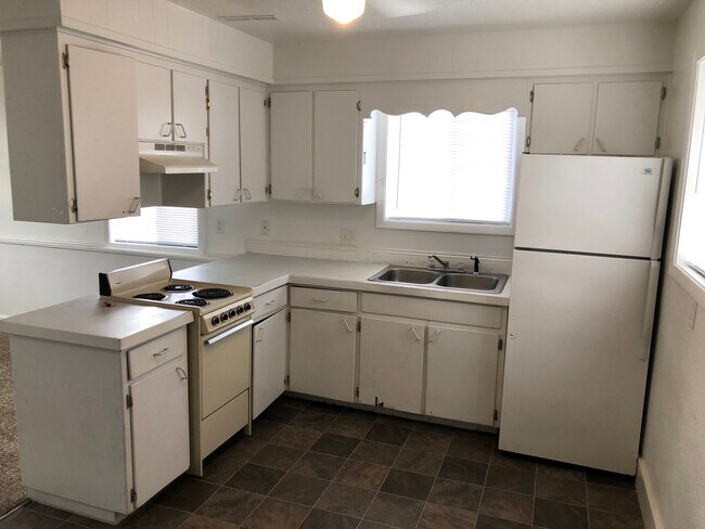 Building Photo - 4401 S Union St