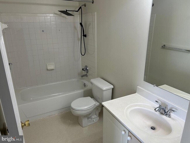 Building Photo - 44120 Mistletoe Terrace