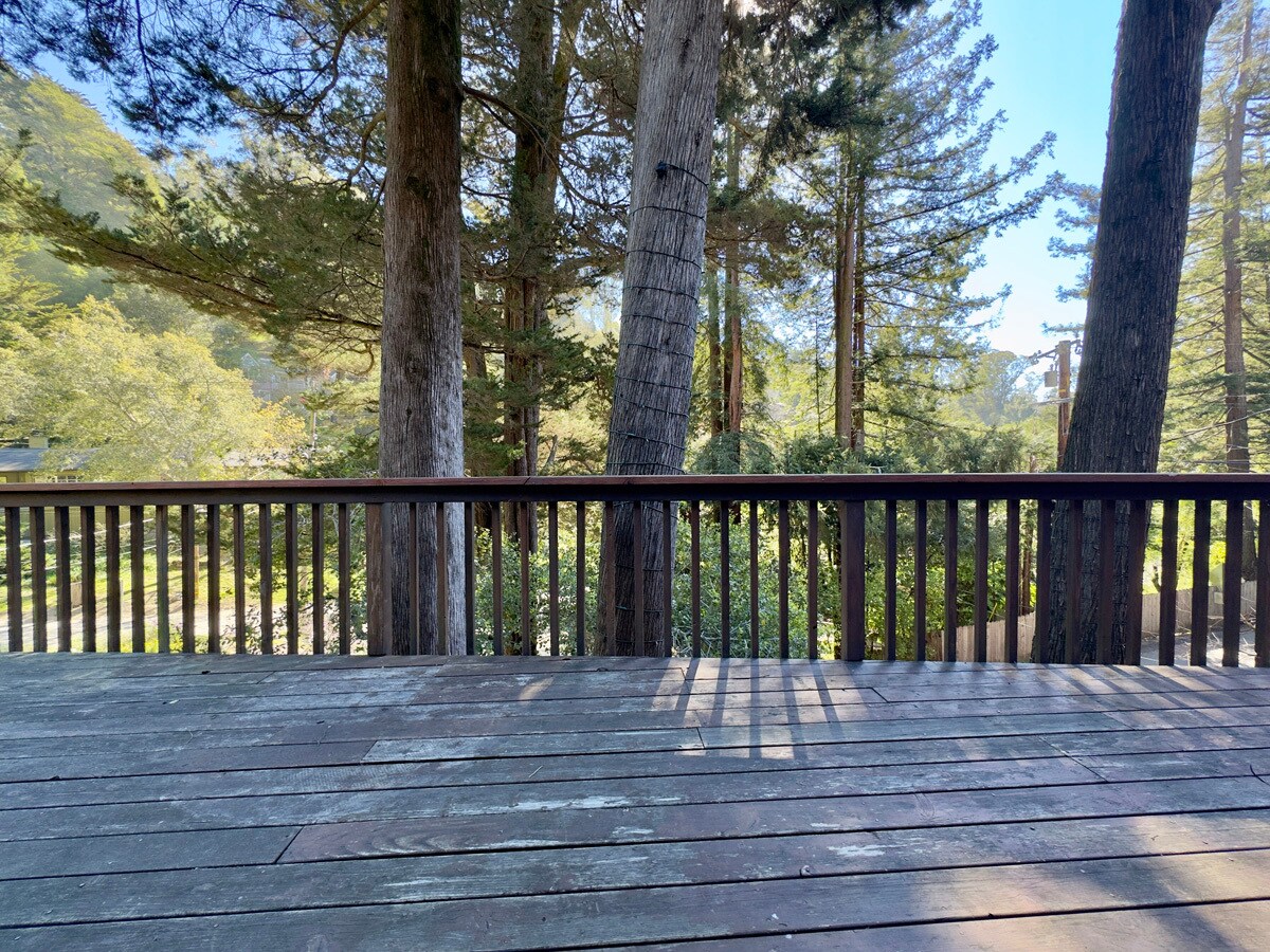 Building Photo - 6583 Valley View Rd