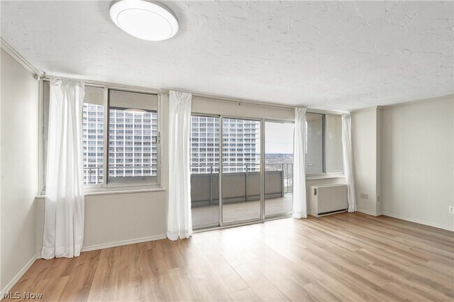 Building Photo - 12900 Lake Ave