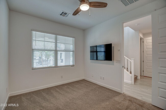 Building Photo - 4655 S Vapor