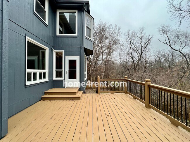 Building Photo - Beautiful Four Bedroom Home in Blue Valley...