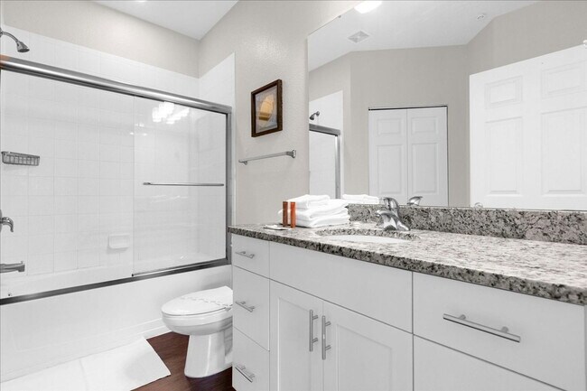 Building Photo - 5350 Diplomat Ct