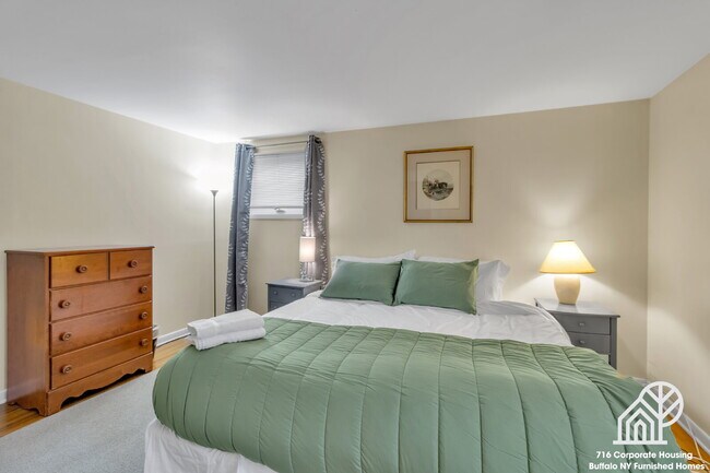Building Photo - Furnished 2-Bedroom Apartment in Cheektowaga